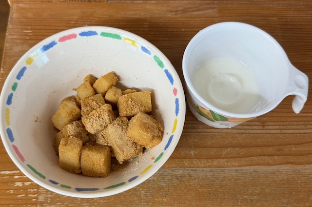 8/20　　　　今日の給食とおやつ🥢