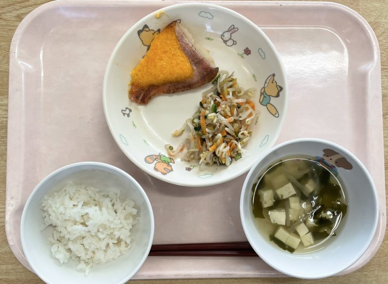 10/7　　　　今日の給食とおやつ🥢