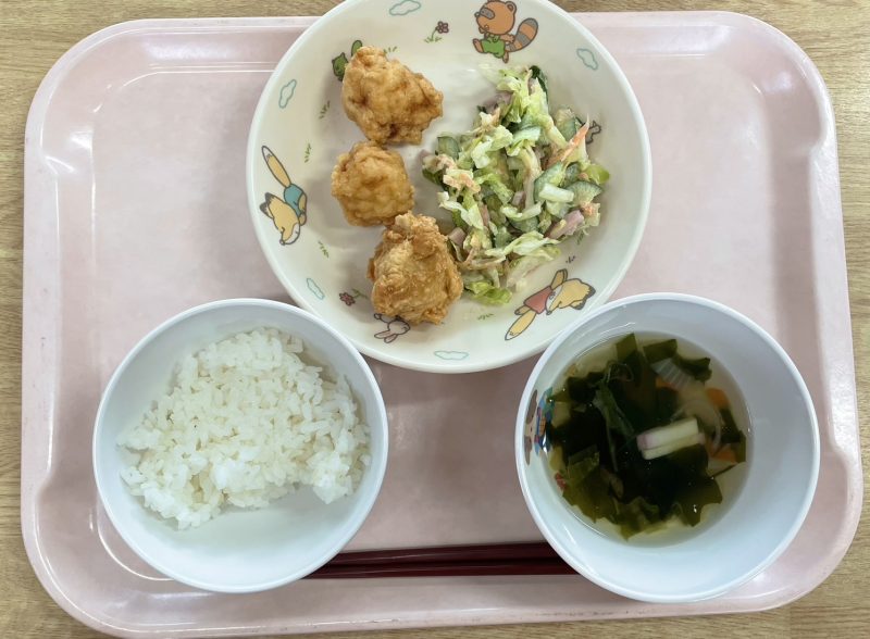 11/11　　　今日の給食とおやつ🥢